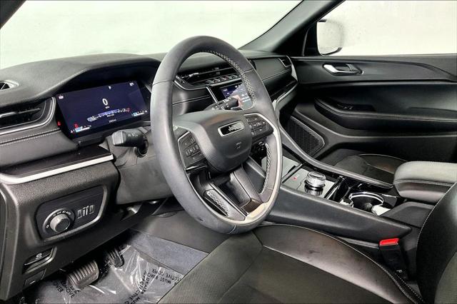 Used 2023 Jeep Grand Cherokee Altitude 4x4 For Sale in Olive Branch, MS