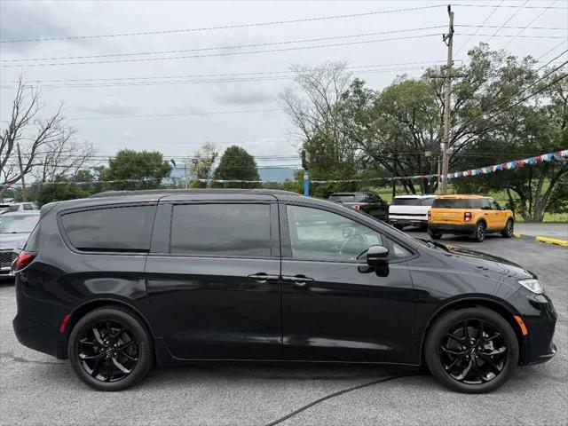 2022 Chrysler Pacifica Touring L for sale in Reedsville, PA