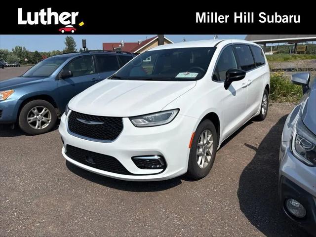 2025 Chrysler Pacifica Select for sale in Duluth, MN