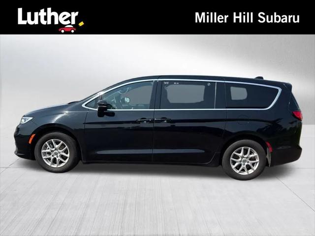 2025 Chrysler Pacifica Select for sale in Duluth, MN