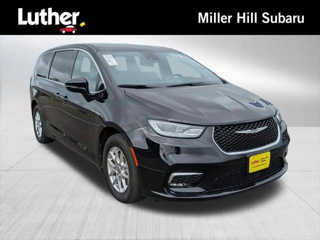 2025 Chrysler Pacifica Select for sale in Duluth, MN