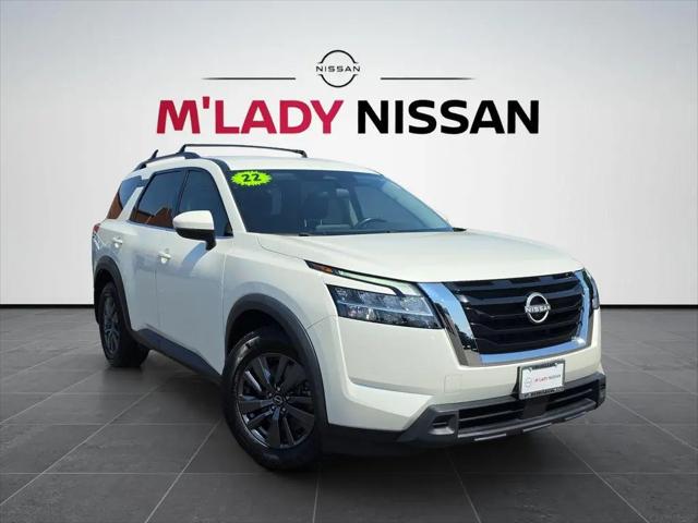 2022 Nissan Pathfinder SV 4WD for sale in Crystal Lake, IL