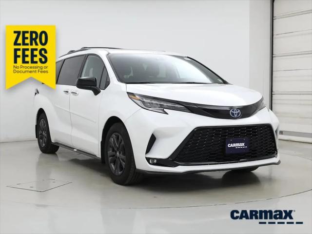 2025 Toyota Sienna XSE for sale in Smithtown, NY