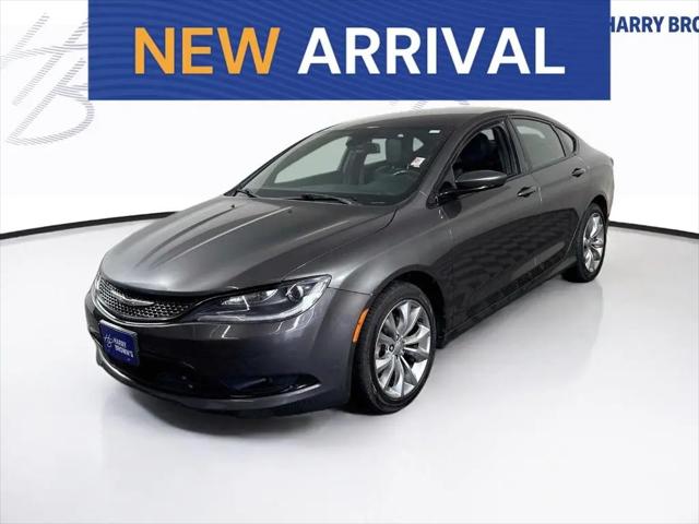 2015 Chrysler 200 S for sale in FARIBAULT, MN