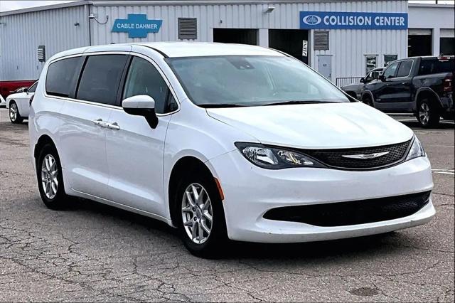 2023 Chrysler Voyager LX for sale in Topeka, KS