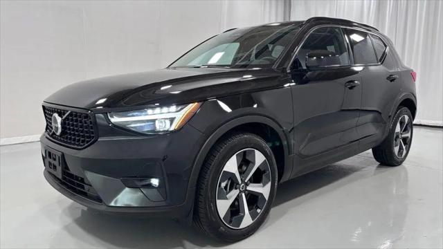 2026 Volvo XC40 Plus, B5 AWD Gas (mild hybrid), Dark for sale in Willoughby, OH