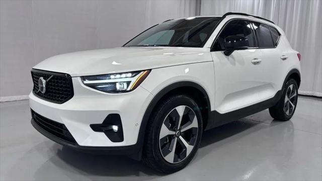 2026 Volvo XC40 Plus, B5 AWD Gas (mild hybrid), Dark for sale in Willoughby, OH