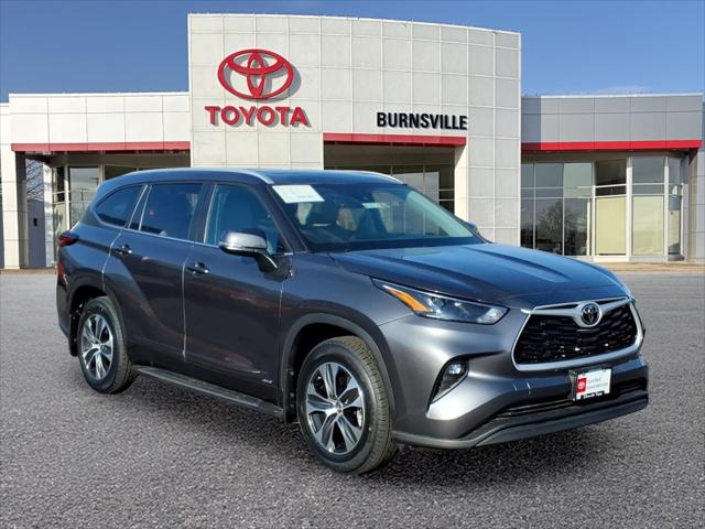 2025 Toyota Highlander Hybrid XLE for sale in Burnsville, MN