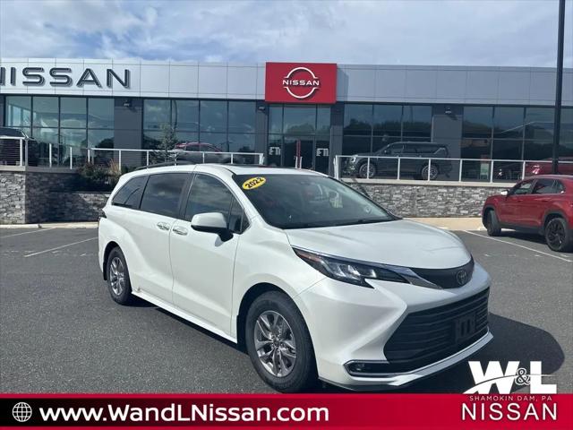 2022 Toyota Sienna XLE for sale in Shamokin Dam, PA