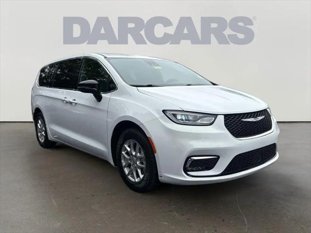 2025 Chrysler Pacifica Select for sale in Frederick, MD