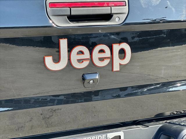 2022 Jeep Gladiator Sport
