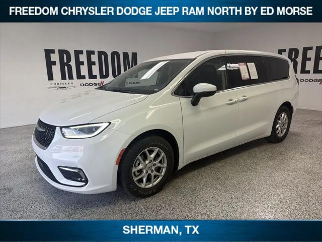2023 Chrysler Pacifica Touring L for sale in Sherman, TX