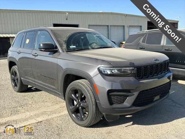 2023 Jeep Grand Cherokee Altitude 4x4 for sale in Kerman, CA