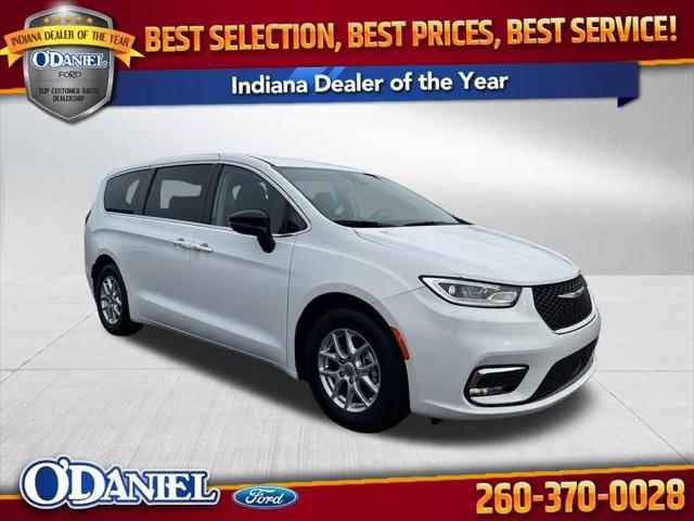 2024 Chrysler Pacifica Touring L for sale in New Haven, IN