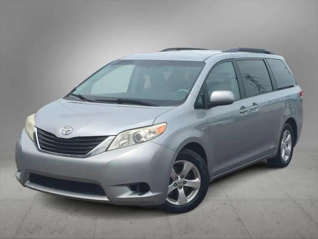 2013 Toyota Sienna LE V6 8 Passenger for sale in Farmington Hills, MI