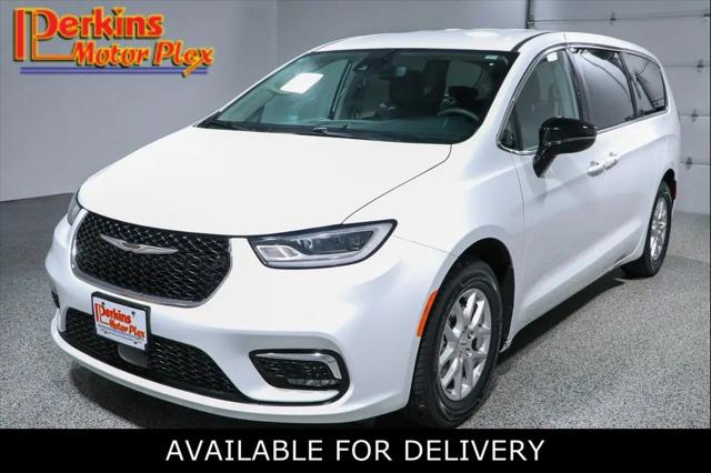 2024 Chrysler Pacifica Touring L for sale in Murray, KY
