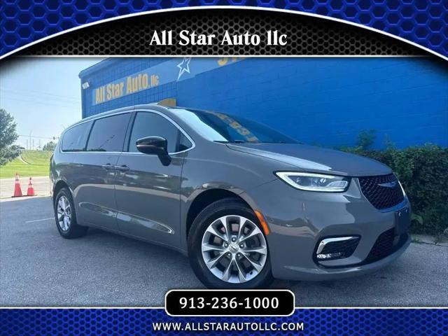 2025 Chrysler Pacifica Select for sale in Merriam, KS