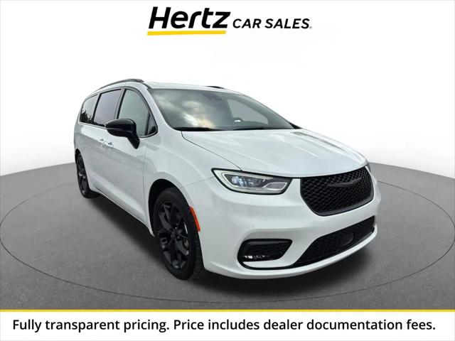 2025 Chrysler Pacifica Limited for sale in Woodhaven, MI