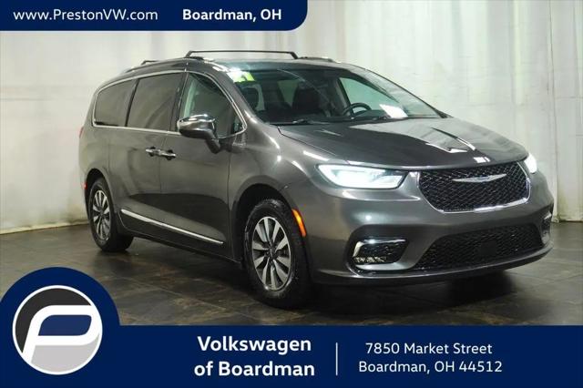 2021 Chrysler Pacifica Hybrid Limited for sale in Youngstown, OH
