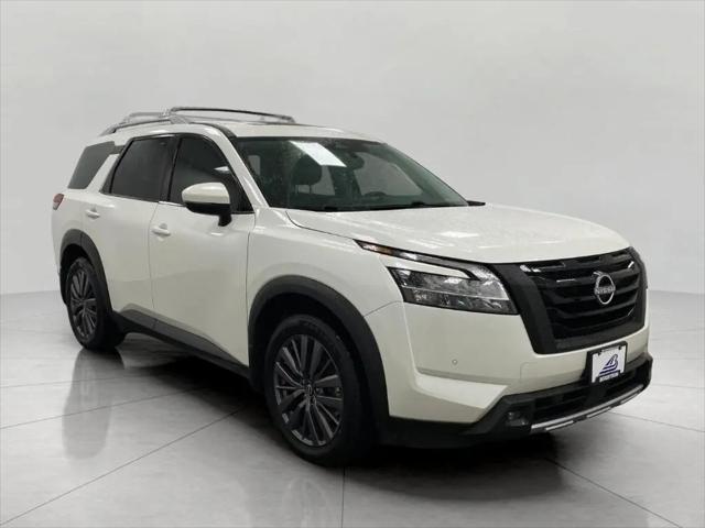 2022 Nissan Pathfinder SL 4WD for sale in Appleton, WI