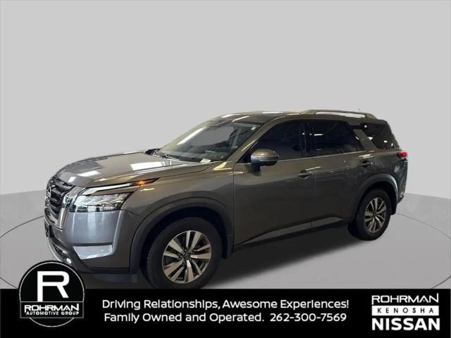 2022 Nissan Pathfinder SL 4WD for sale in Kenosha, WI
