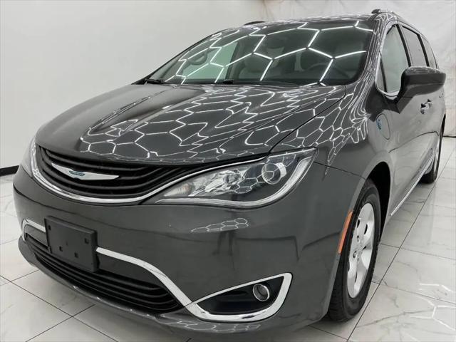 2018 Chrysler Pacifica Hybrid Touring L for sale in Cincinnati, OH