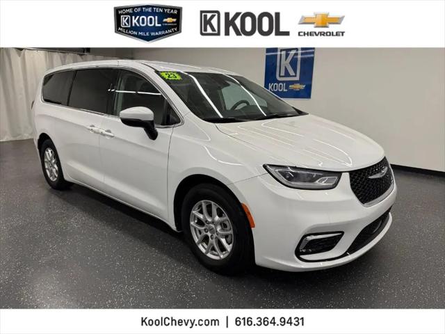 2023 Chrysler Pacifica Touring L for sale in Grand Rapids, MI