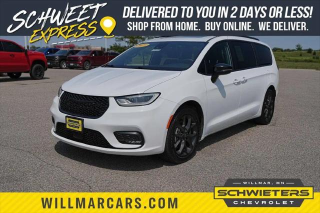 2025 Chrysler Pacifica Limited for sale in Willmar, MN