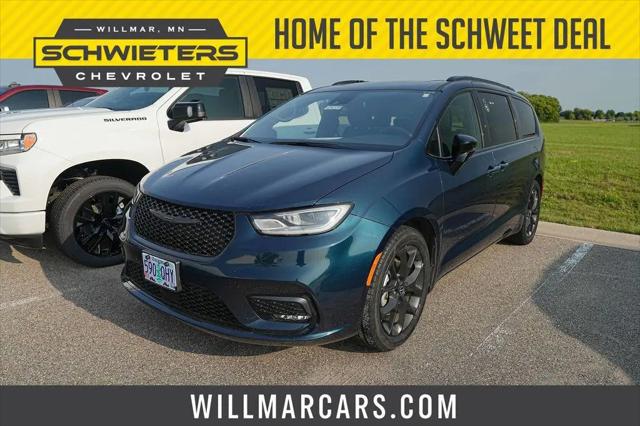 2025 Chrysler Pacifica Limited for sale in Willmar, MN
