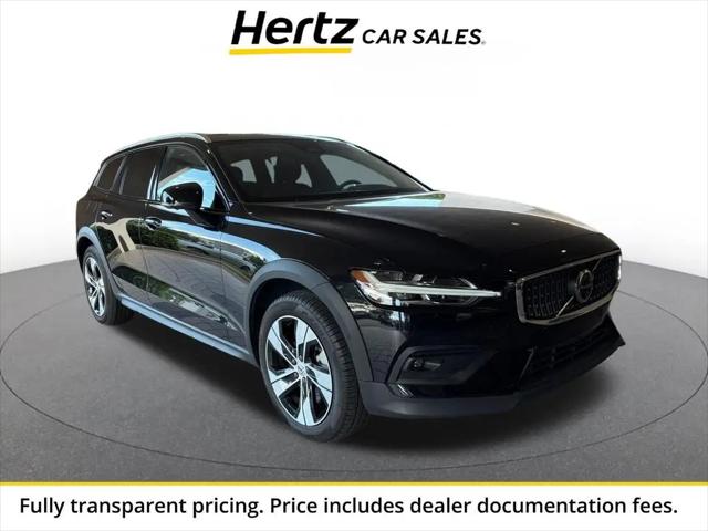 2025 Volvo V60 Cross Country Plus, B5 AWD Gas (mild hybrid) for sale in Bonita Springs, FL