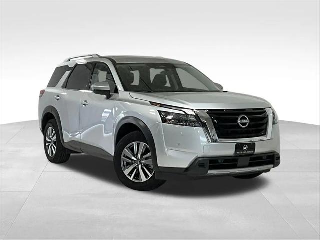 2025 Nissan Pathfinder SL 4WD for sale in Des Moines, IA