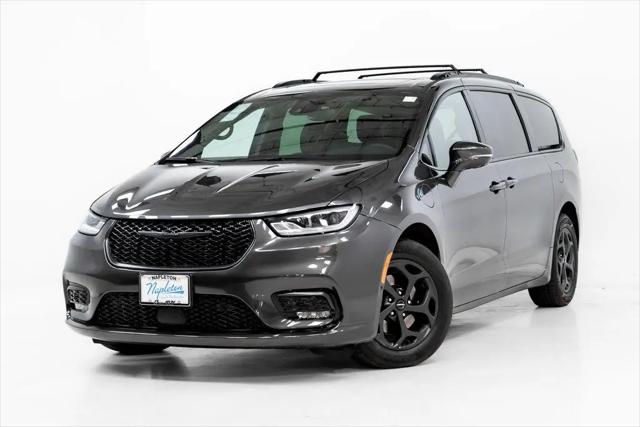 2022 Chrysler Pacifica Hybrid Limited for sale in Elmhurst, IL
