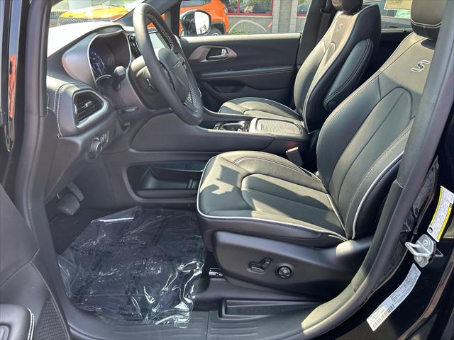 2027 Chrysler Pacifica PACIFICA LIMITED AWD 2027 Chrysler Pacifica PACIFICA LIMITED AWD