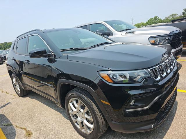 2023 Jeep Compass Latitude Lux FWD 2023 Jeep Compass Latitude Lux FWD