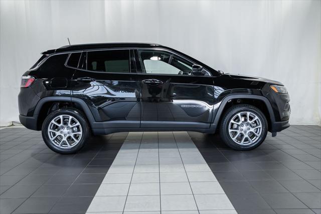 2023 Jeep Compass Latitude Lux FWD 2023 Jeep Compass Latitude Lux FWD