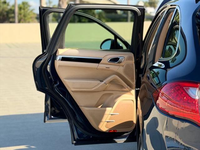 2011 Porsche Cayenne Base