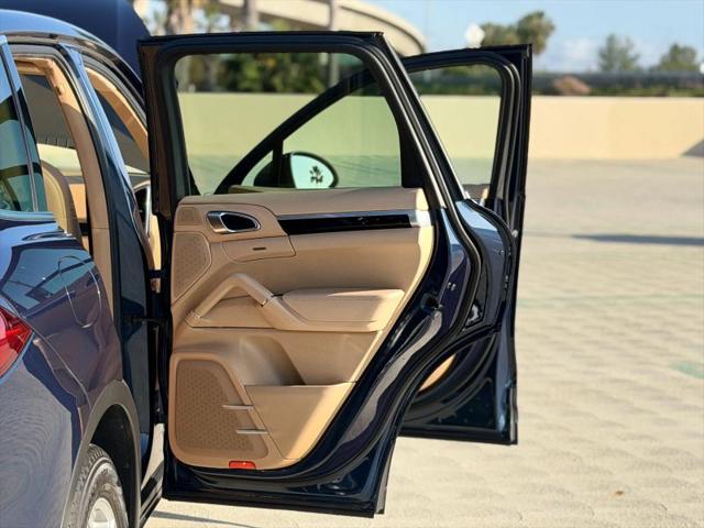 2011 Porsche Cayenne Base