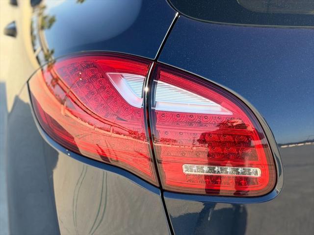 2011 Porsche Cayenne Base