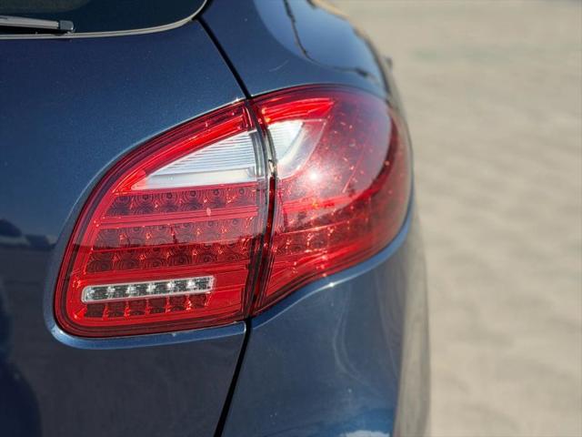 2011 Porsche Cayenne Base