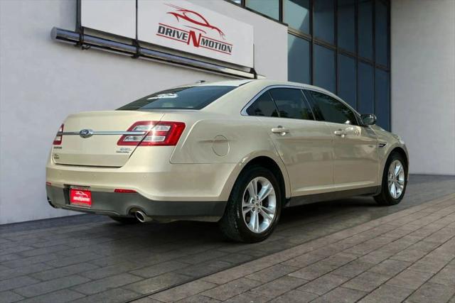 2018 Ford Taurus SEL