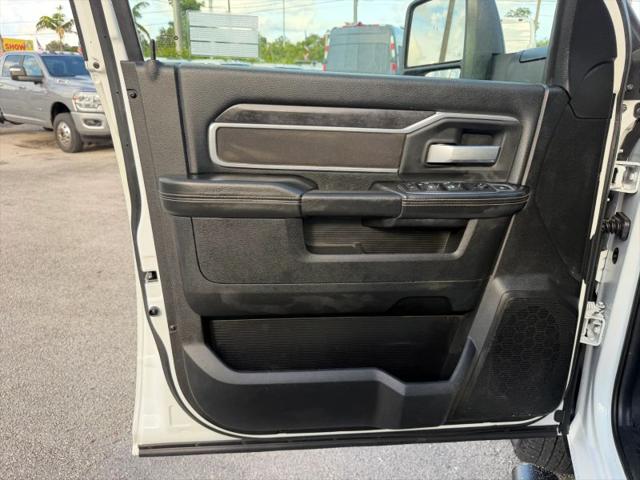 2024 Ram 3500 Tradesman/SLT/Laramie/Limited