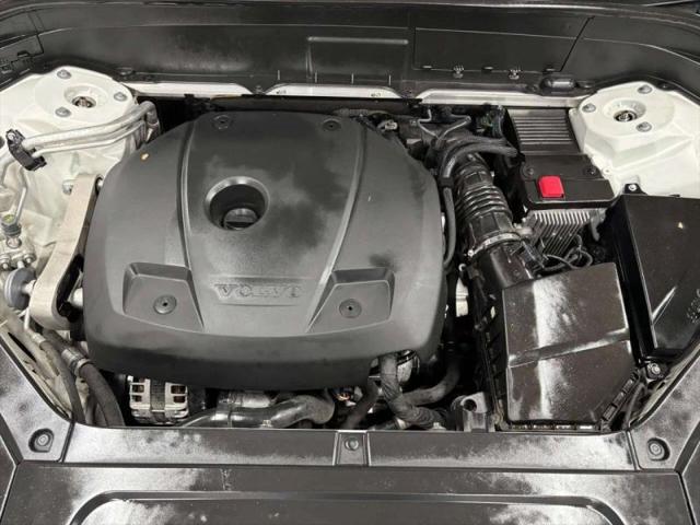2021 Volvo XC90 T6 Momentum 7 Passenger