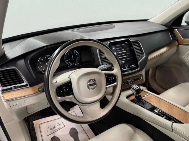 2021 Volvo XC90 T6 Momentum 7 Passenger