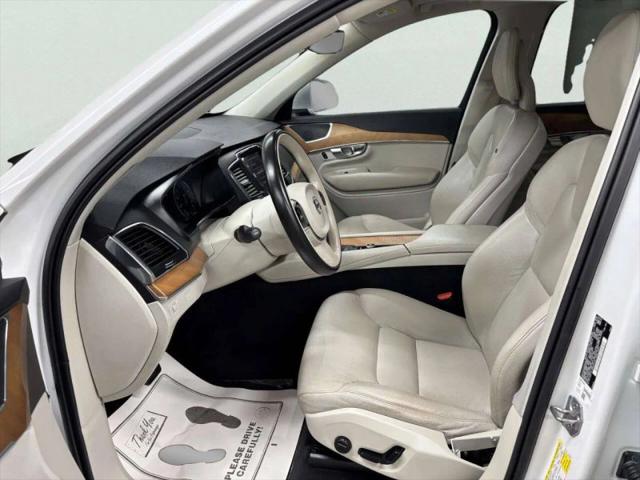 2021 Volvo XC90 T6 Momentum 7 Passenger