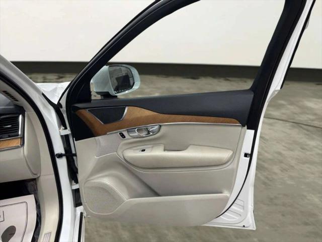 2021 Volvo XC90 T6 Momentum 7 Passenger