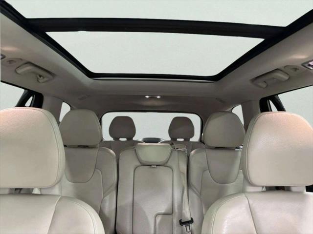 2021 Volvo XC90 T6 Momentum 7 Passenger