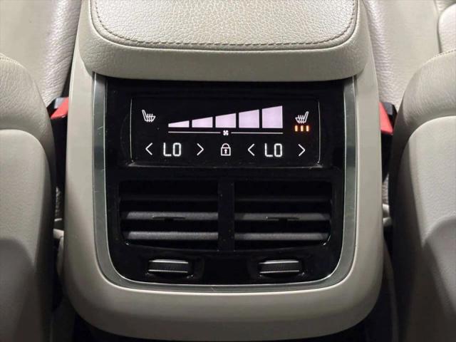 2021 Volvo XC90 T6 Momentum 7 Passenger