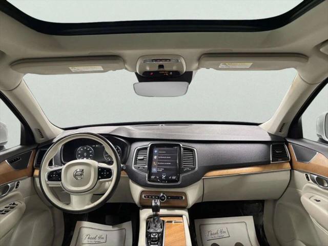 2021 Volvo XC90 T6 Momentum 7 Passenger