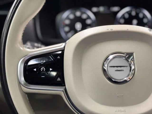 2021 Volvo XC90 T6 Momentum 7 Passenger