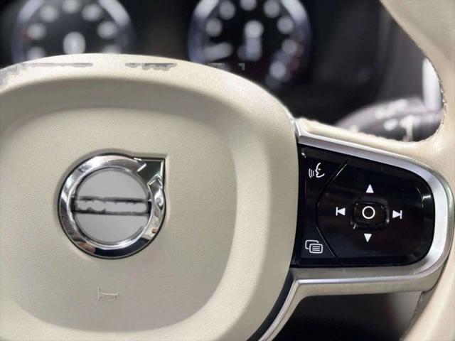 2021 Volvo XC90 T6 Momentum 7 Passenger